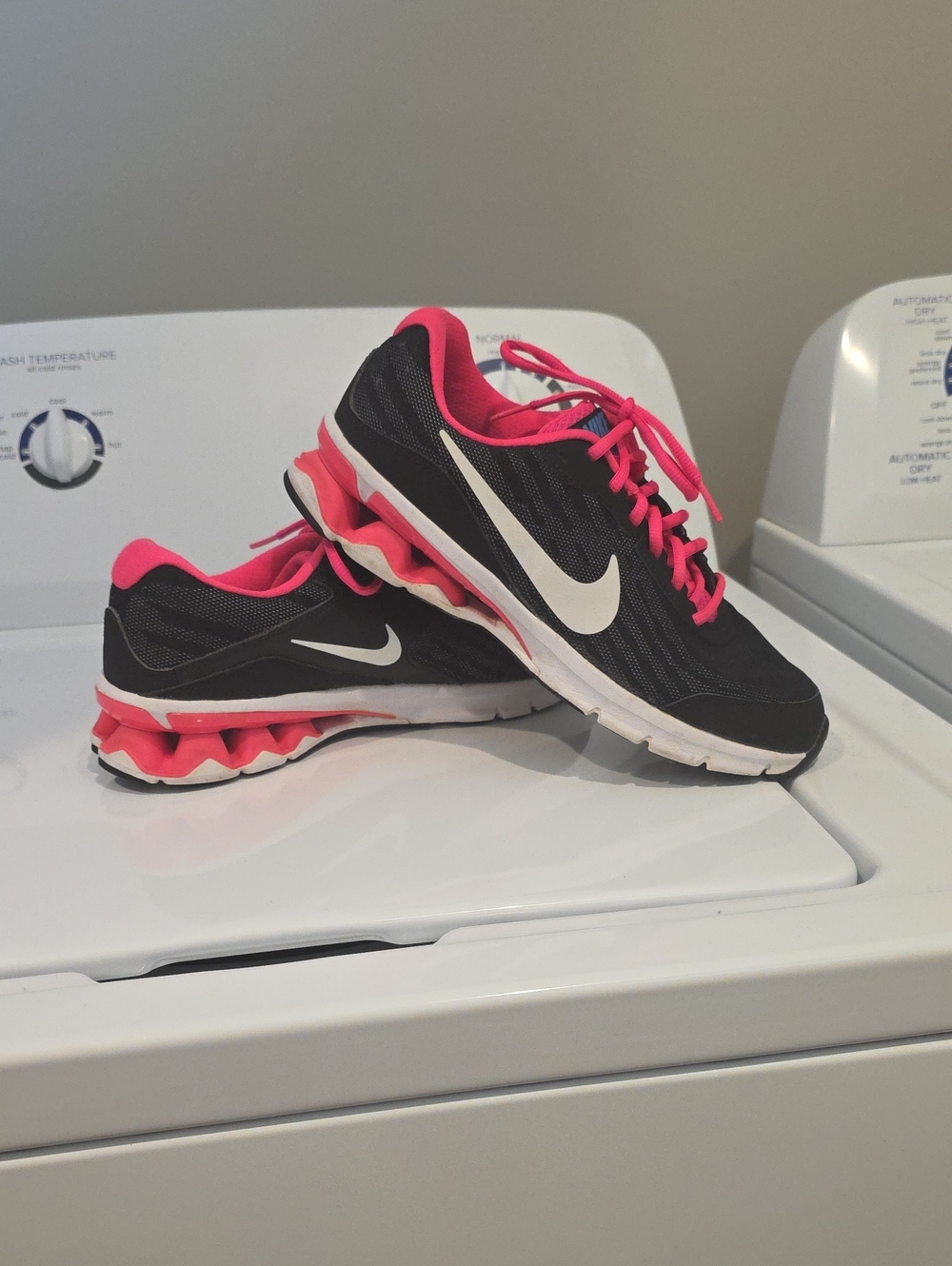 Nike Reax 9 Running Sneakers Size 9